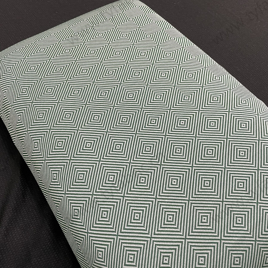 SM651-LV pillow.JPG